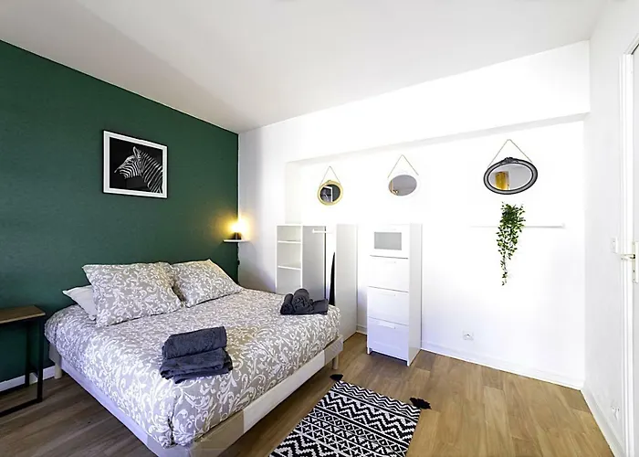 ****Jungle Chic/Aeroport Cdg Paris/Parc Asterix/Parc Des Expositions/Paris****